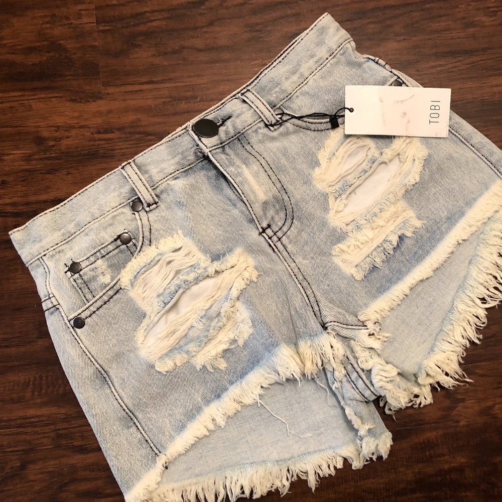 Light Wash ripped denim shorts
